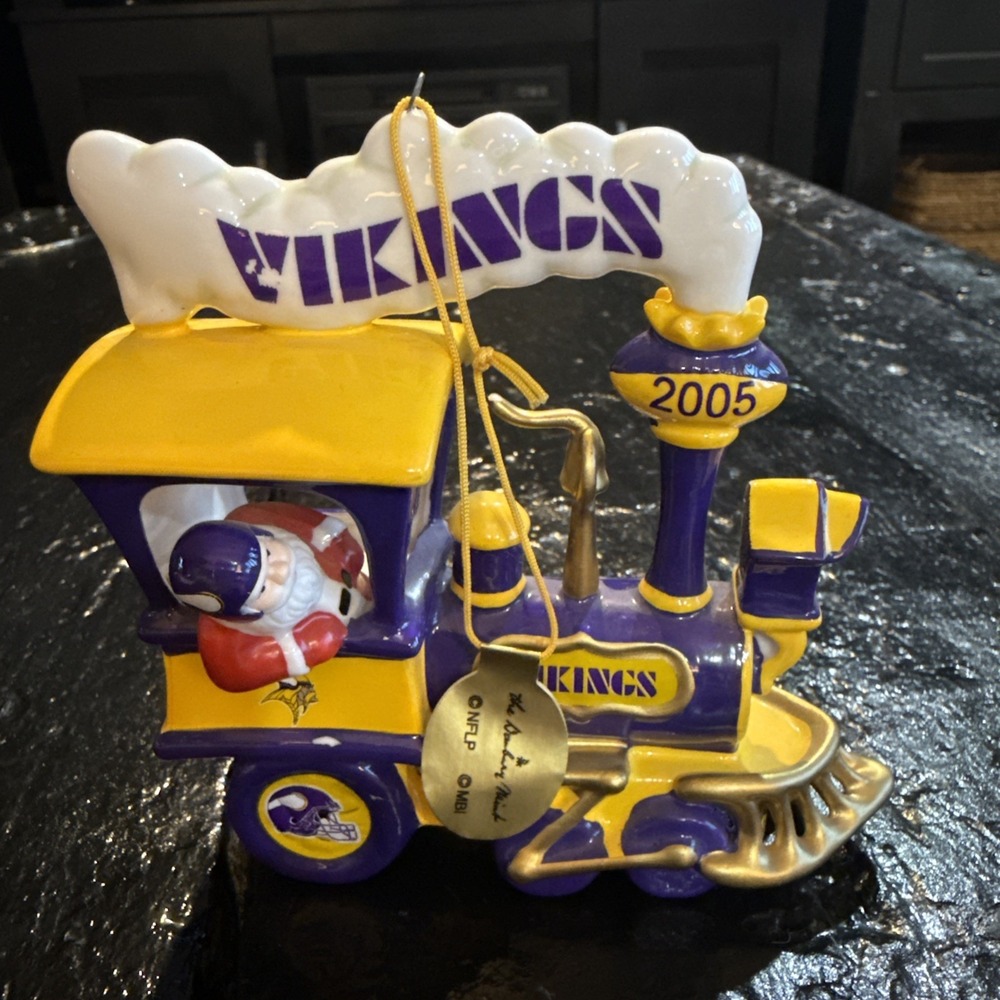 RARE Minnesota Vikings Danbury Mint Christmas Train Ornament 2005 NFL  TAG